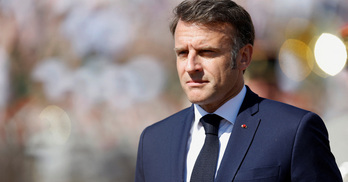 Már a kezdés előtt áll a bál a pápaválasztás körül, beavatkozással vádolják a francia elnököt