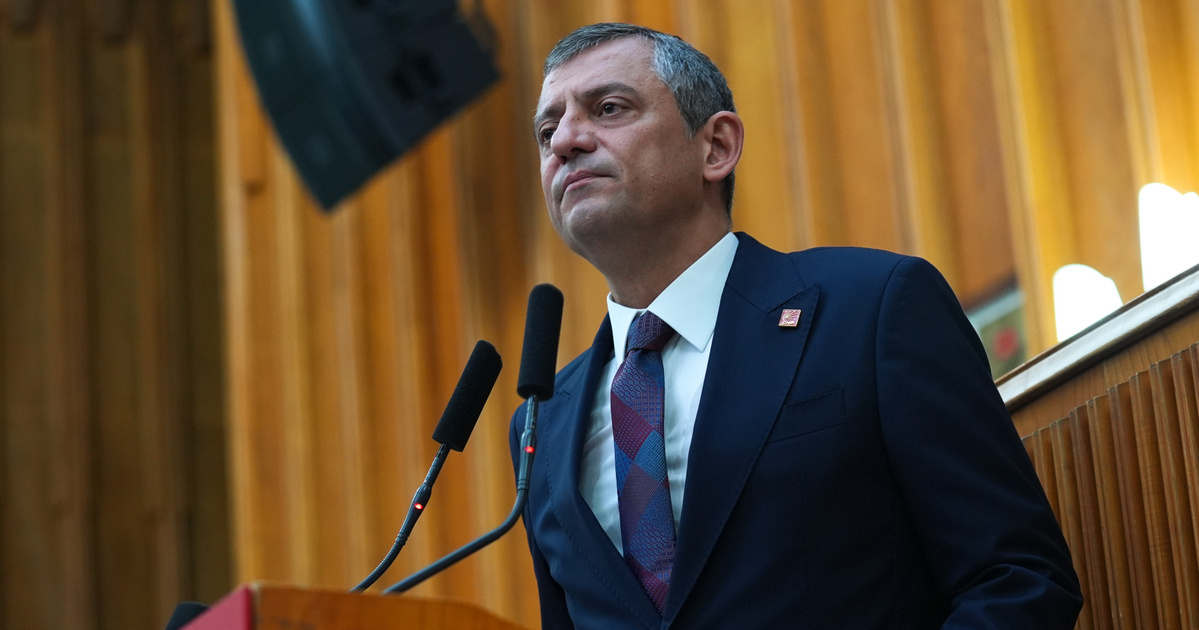 Egy elĂtĂ©lt gyerekgyilkos megtámadta a török ellenzĂ©k vezetĹ‘jĂ©t