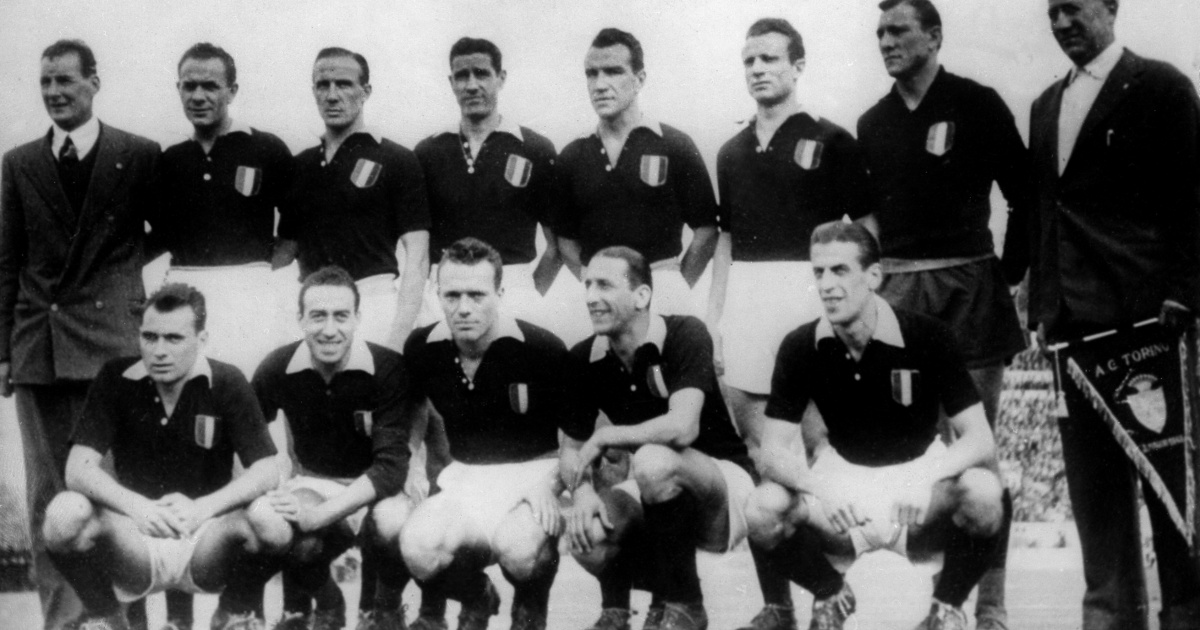 Szörnyethalt a világ legjobb futballcsapata, három napig repültek, hogy megsegítsék a klubot