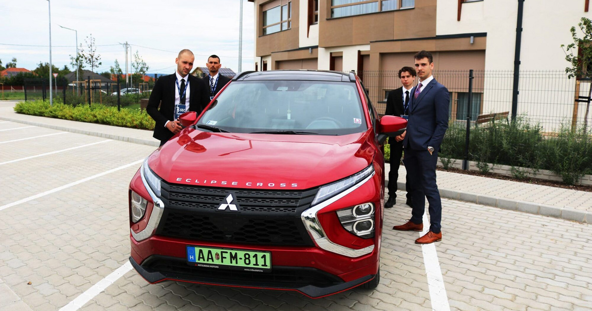 Rékasi Károly fia fura fotóval bizonygatja, hogy Novák Katalin testőre volt