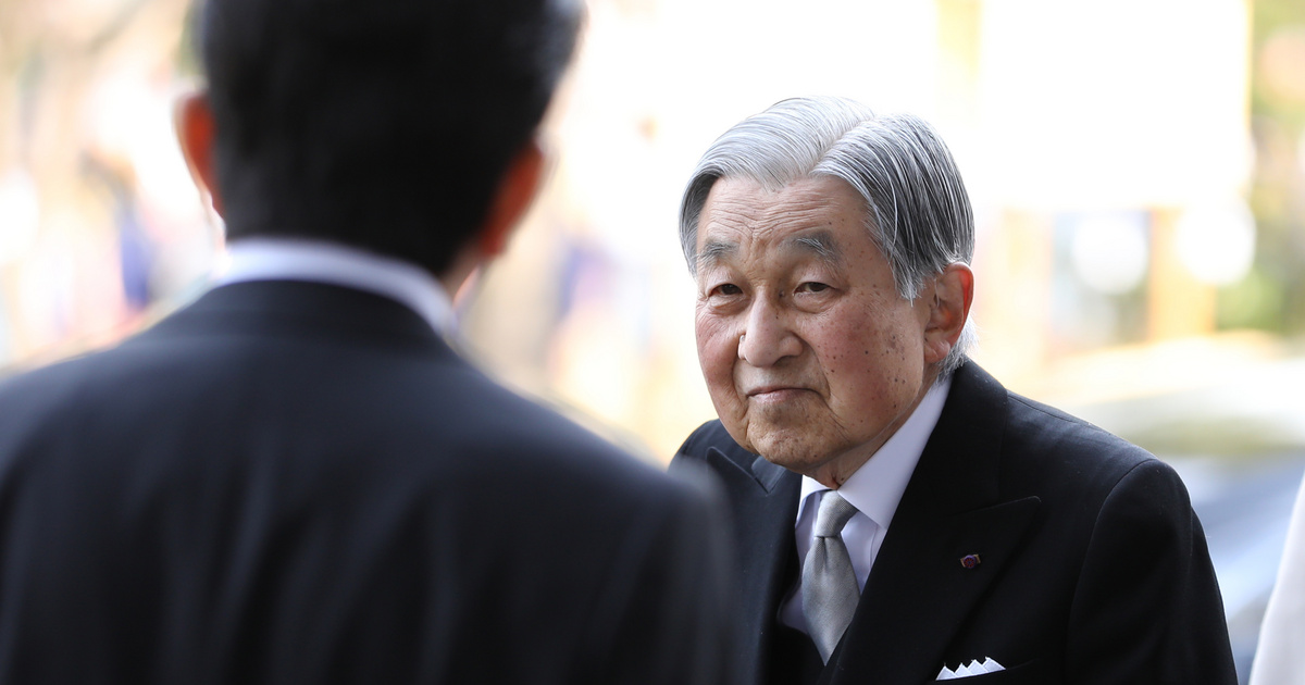 Szívproblémák miatt kórházba került az egykori japán császár