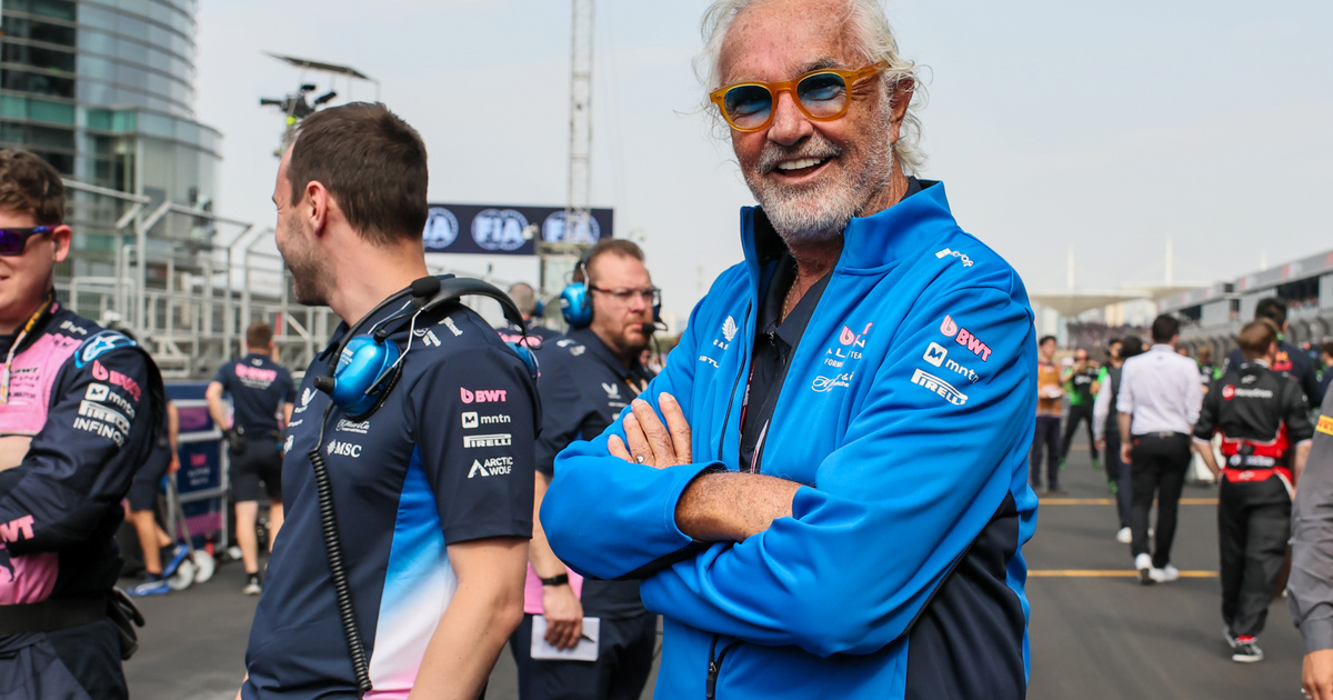 Az F1 száműzöttje visszatért: Imolától hivatalosan is ő dirigál az enstone-iaknál