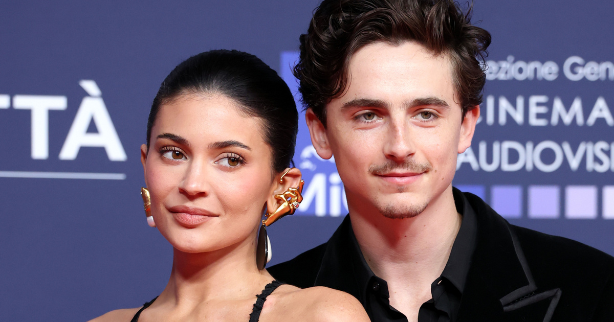 Kylie Jenner és Timothée Chalamet először léptek a vörös szőnyegre: a színész le sem vette a kezét szerelméről