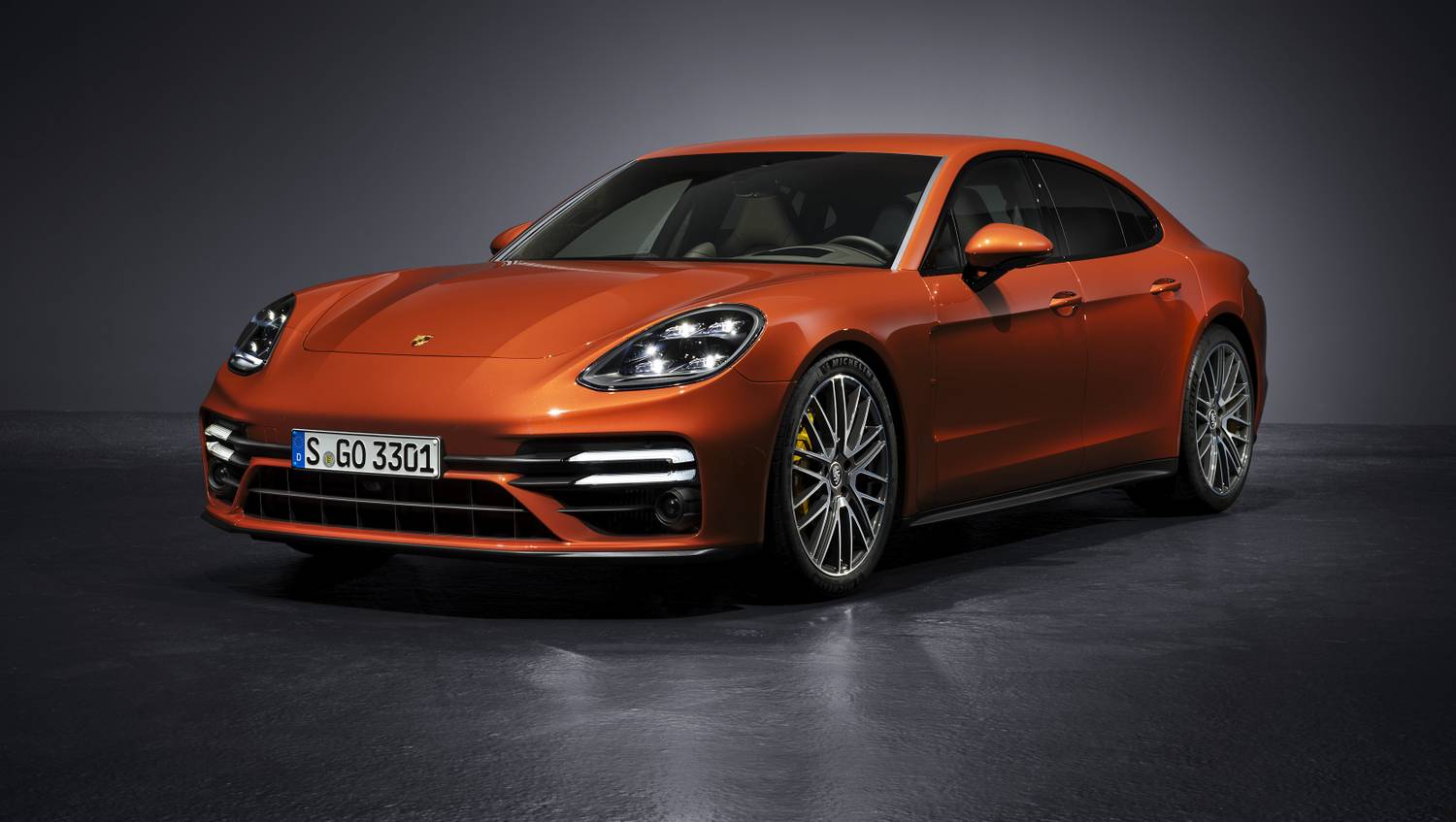 269 km/h-nál mértek be egy Porsche Panamerát, milliós bírság vár rá