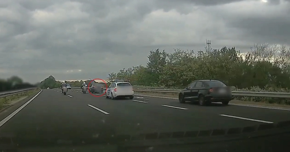 Ámokfutásba kezdett egy sofőr az M3-ason, még a rendőrökkel is ütközött