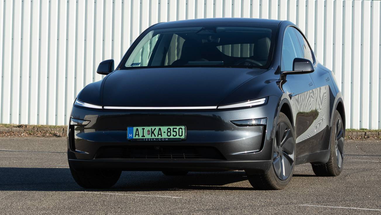 Megérkezett az olcsóbb, de még nagyobb hatótávú Tesla Model Y Juniper