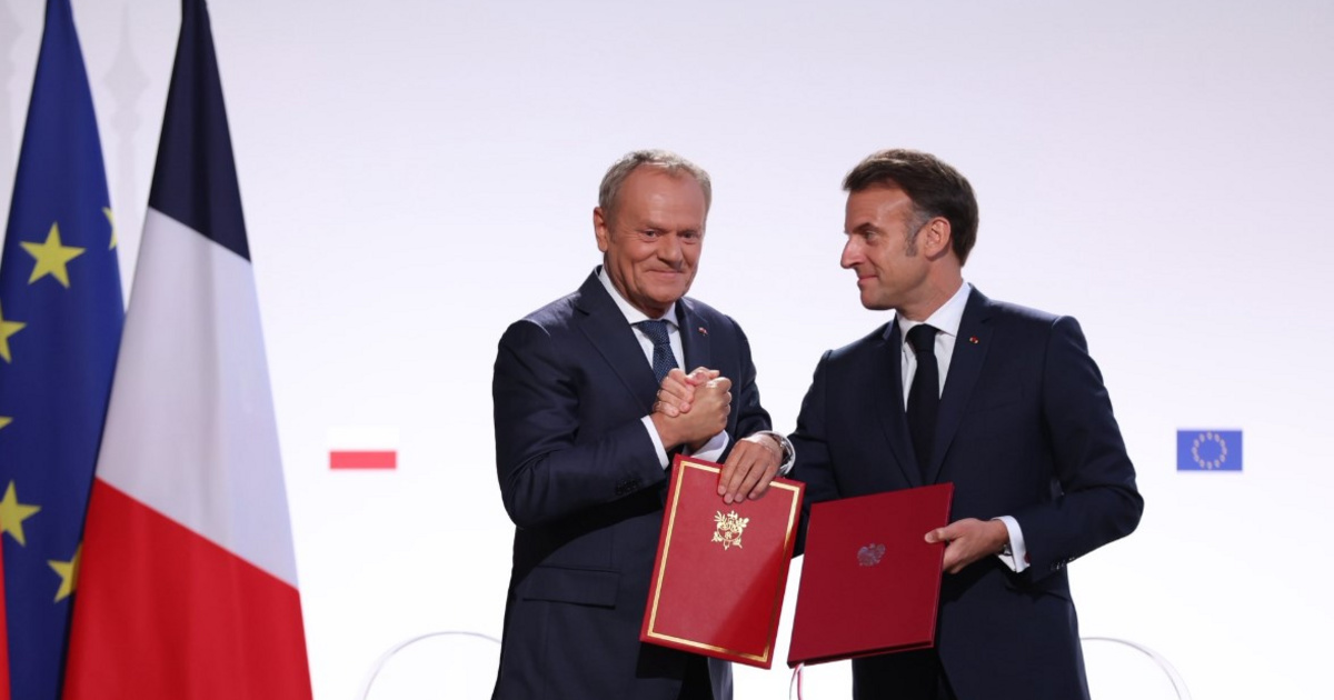 Kölcsönös segítségnyújtásról állapodott meg Emmanuel Macron és Donald Tusk