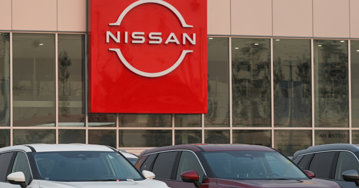 Mélyrepülésben a Nissan, 20 ezer állást szüntet meg világszerte