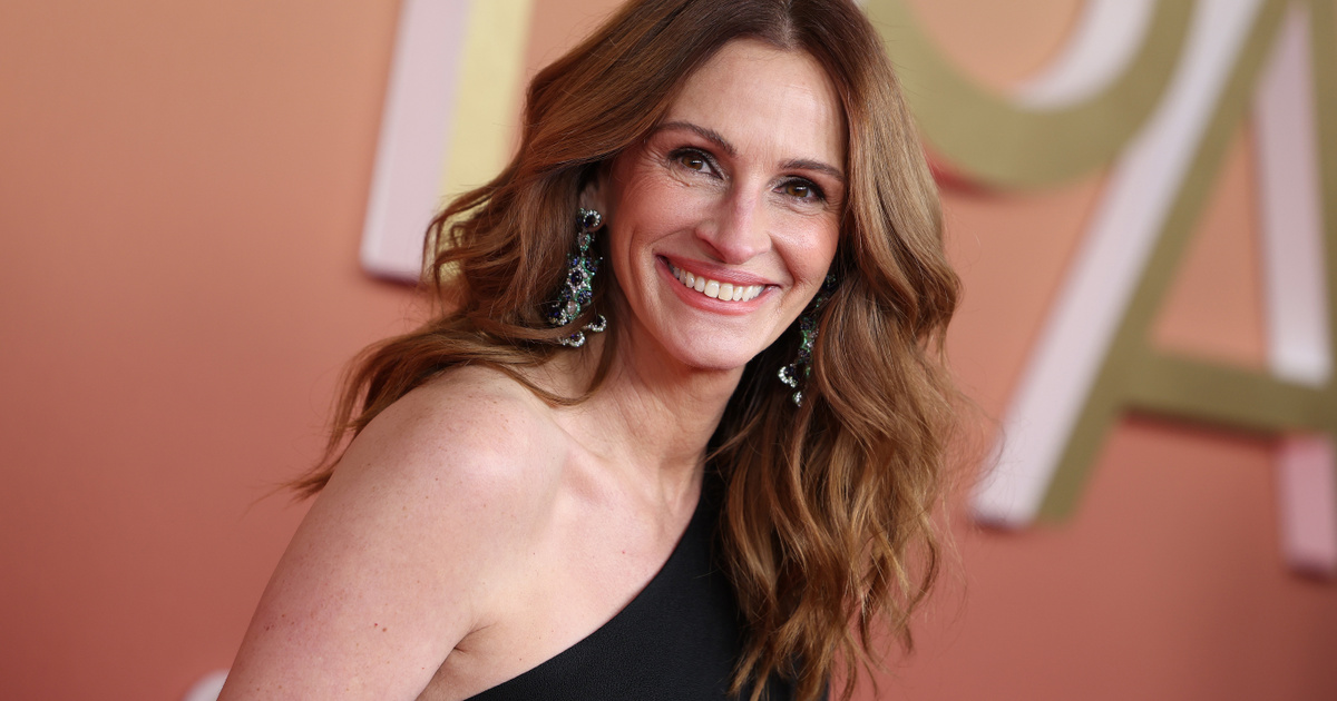 Julia Roberts ritkán látott gyerekeivel pózolt: ikrei már 20 évesek