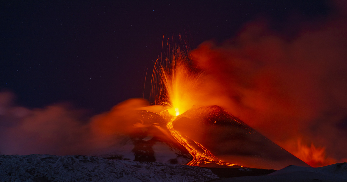 Újra kitört az Etna, több száz méter magasra repültek a lávadarabok