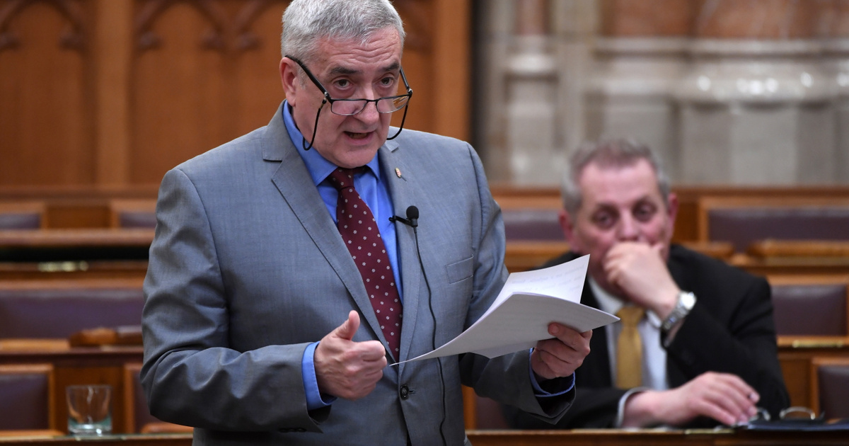 Benyújtották a közélet átláthatóságáról szóló törvényjavaslatot