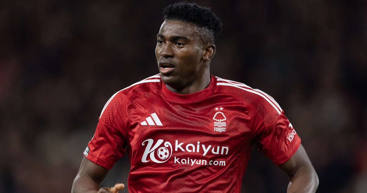 Mesterséges kómába helyezték a Premier League-ben súlyos sérülést szenvedő támadót