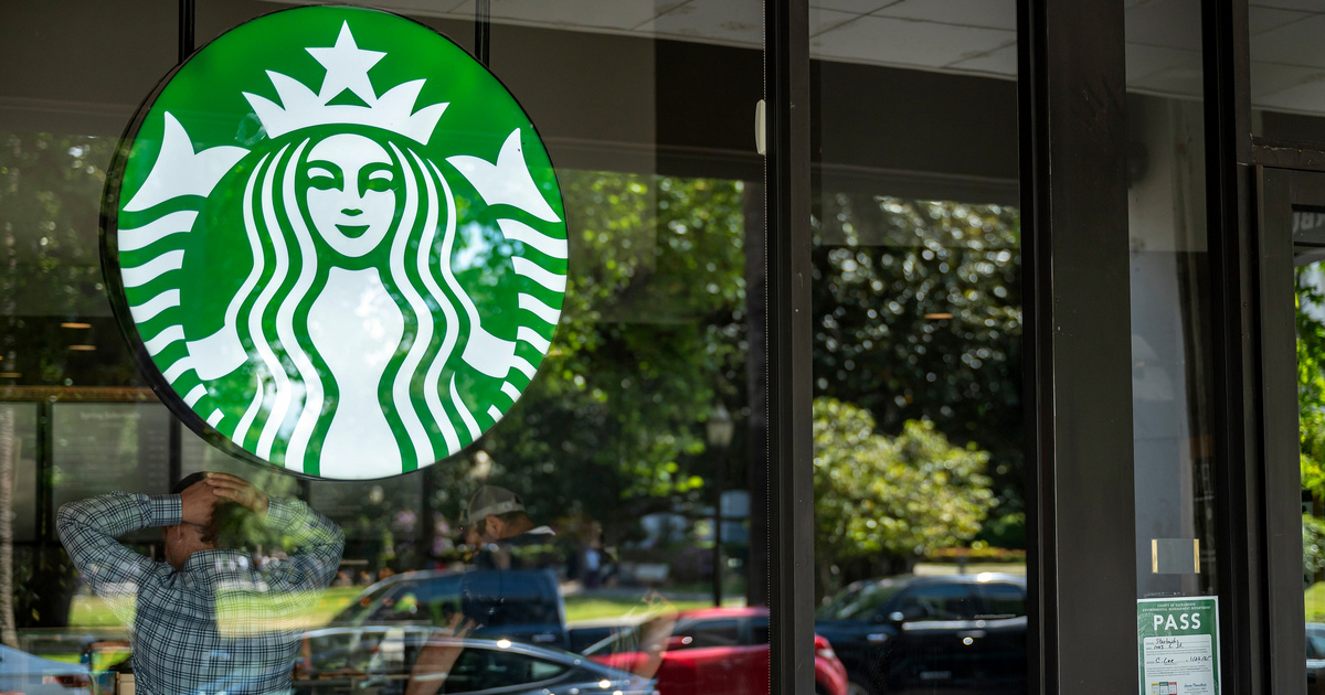 Sztrájkolnak a Starbucks dolgozói az új öltözködési szabályzat miatt