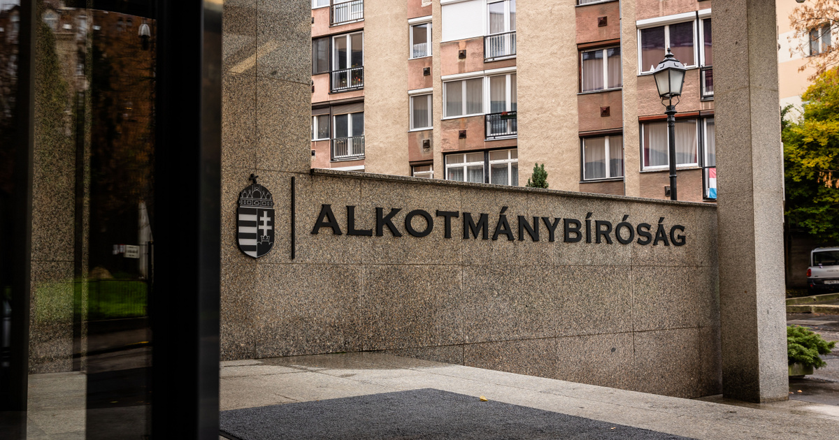 Az AlkotmánybĂrĂłság megsemmisĂtette a gyermekvĂ©delmi törvĂ©ny rendelkezĂ©sĂ©t