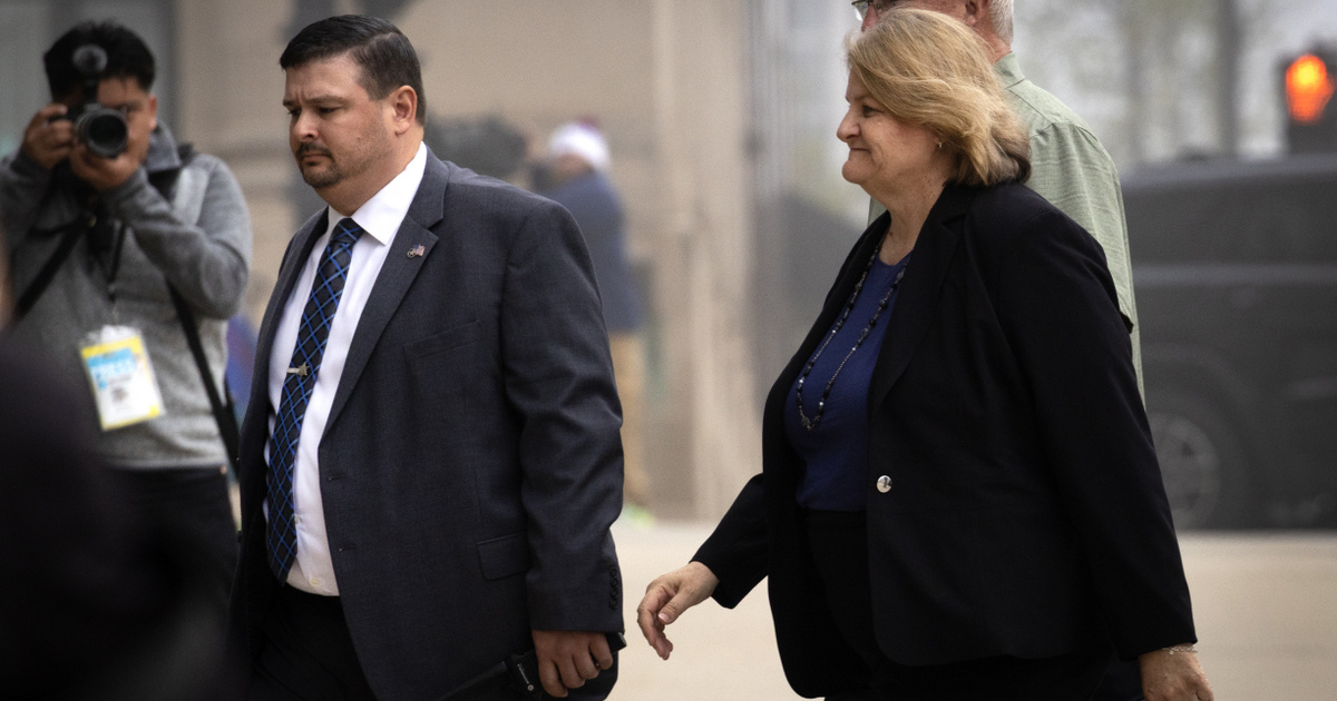Ártatlannak vallotta magát a wisconsini bírónő, aki egy illegális bevándorlót rejtegethetett a hivatalában