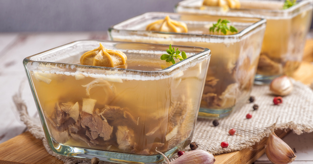 Lassan főtt sertéskocsonya hagyományos recept szerint: ezek kerüljenek bele