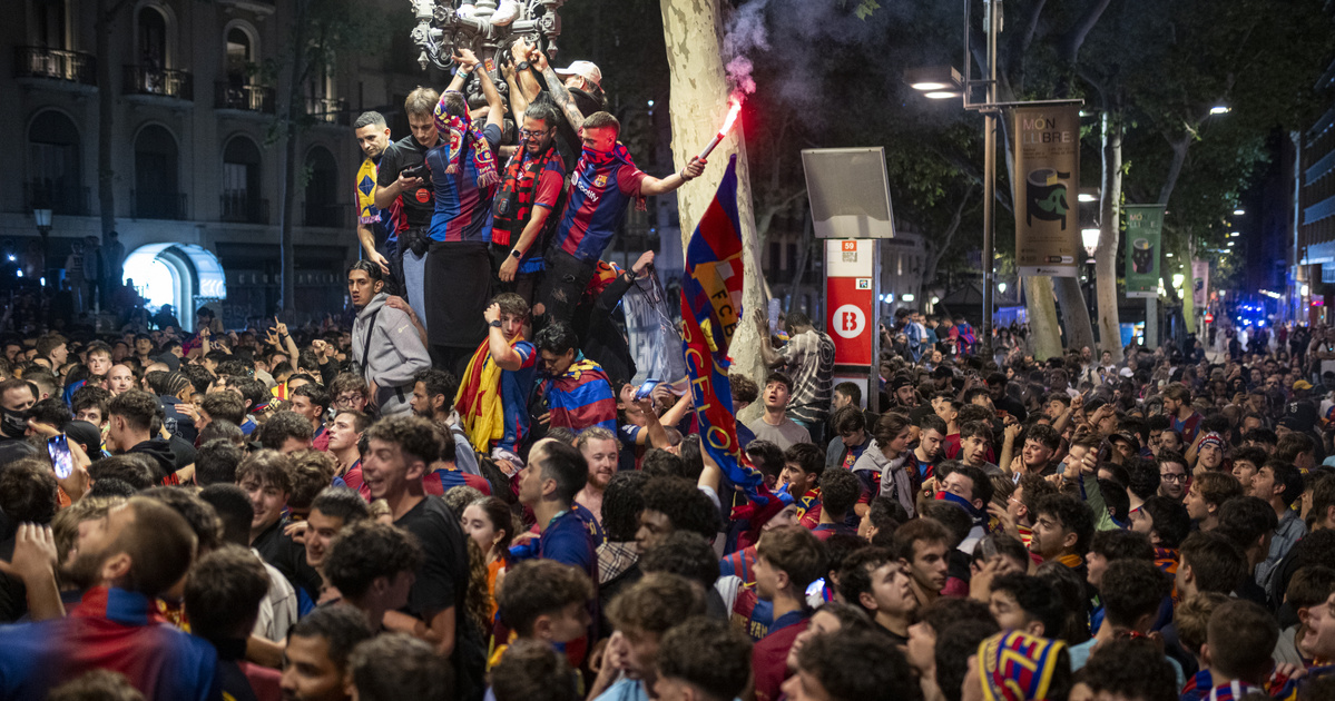 16 órája tart a fékevesztett ünneplés a Barcelonánál