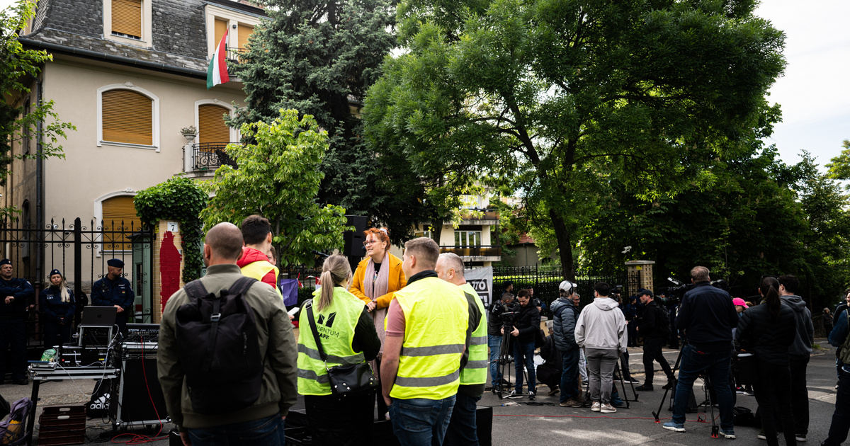 Indul az első tüntetés a kormány átláthatósági törvényjavaslata ellen