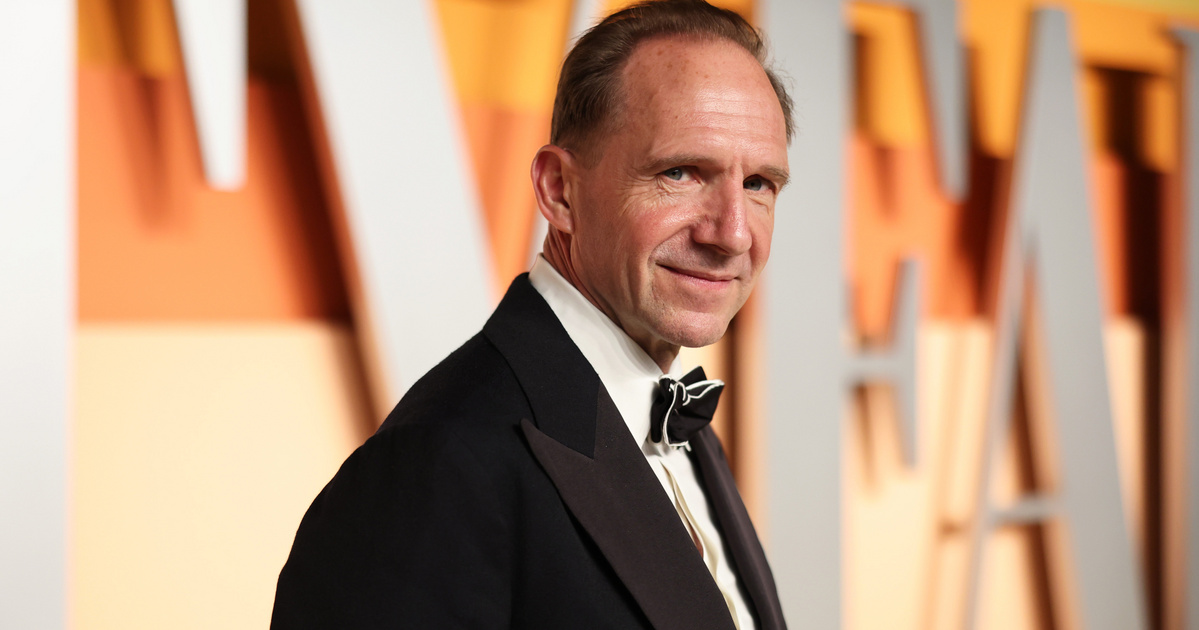 IsmĂ©t egy ikonikus fĹ‘gonosz bĹ‘rĂ©be bĂşjik a korábban Voldemortot alakĂtĂł Ralph Fiennes