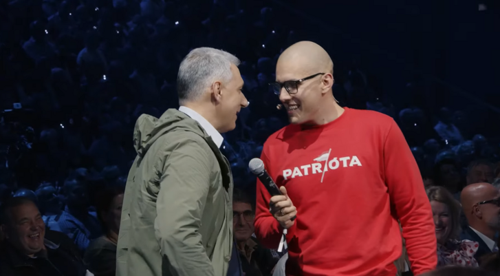 Lázár János azért jött, hogy megnézze, hogy hogyan csinálja a „Főnök”