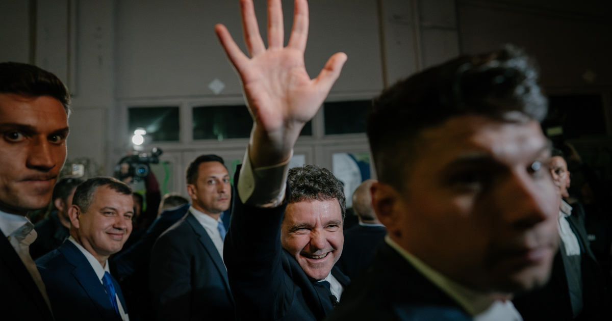 Hatalmas hajrával fordĂtott Romániában Nicusor Dan