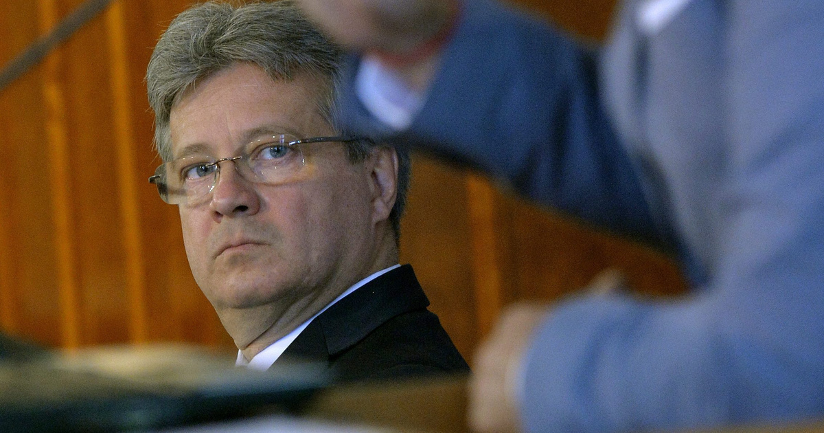 Sírva fakadt a börtönben Szijjártó Péter korábbi munkatársa