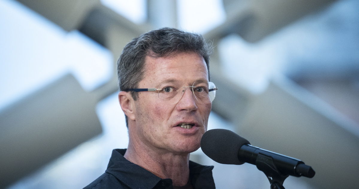 Stohl András büntetlen előéletű lett, visszakapta a fegyvereit