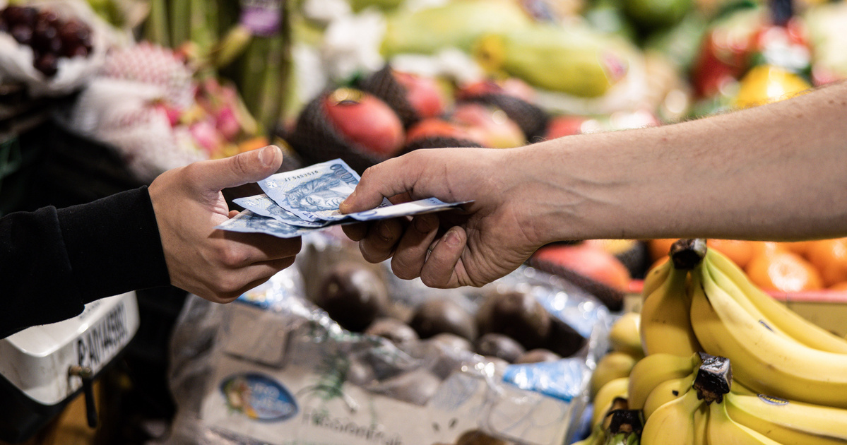 Kiderült, hogy alakult a magyarok fizetése márciusban