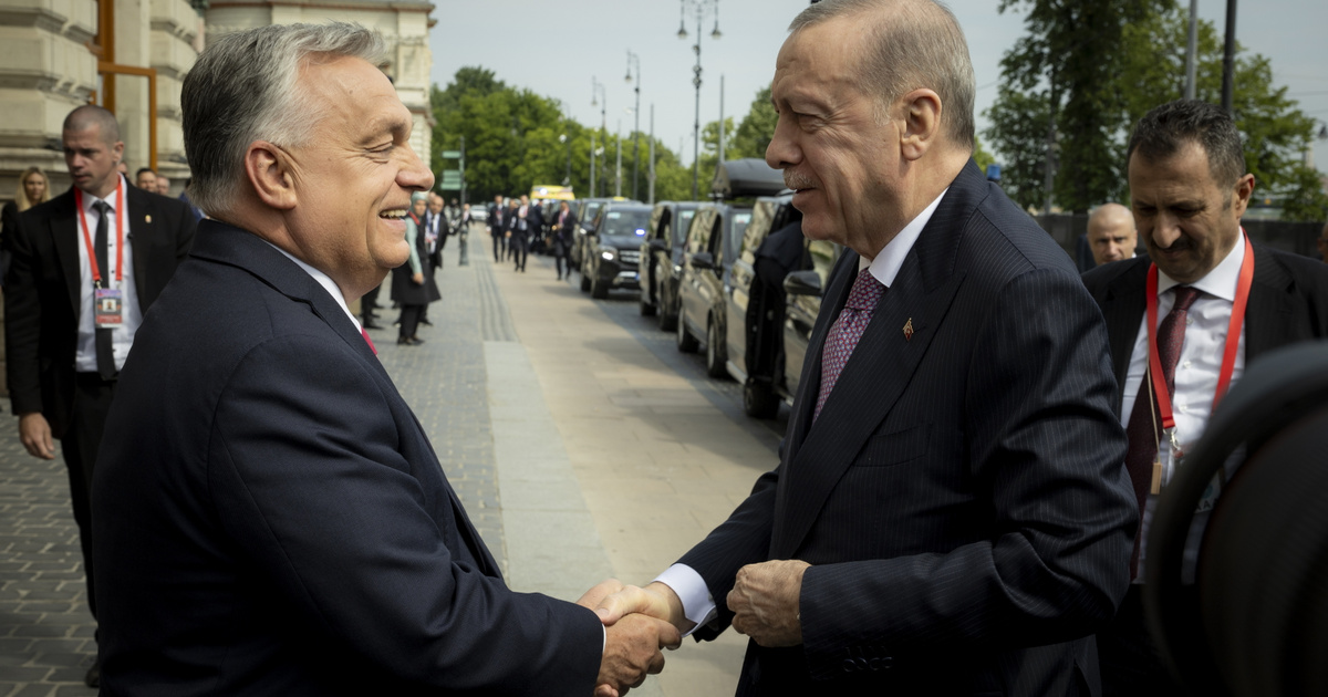 Orbán Viktor a török elnökkel való találkozója után jelentkezett