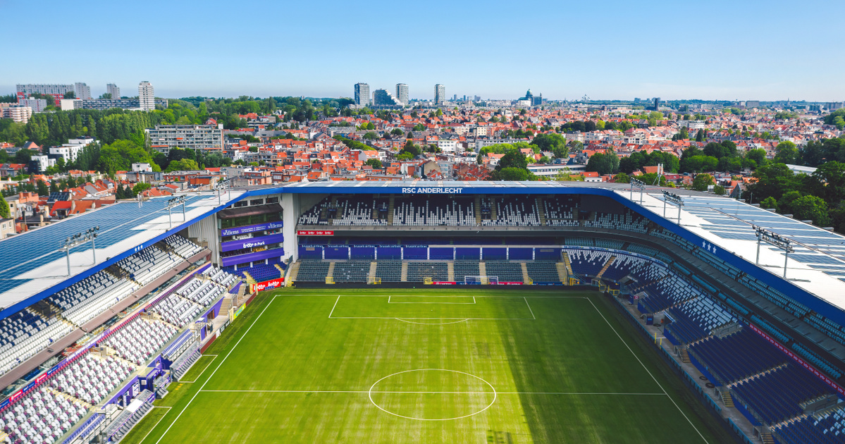 Brüsszeli stadion páholyát hallgatták le a Huawei-ügyben, magyar meccs is érintett lehet