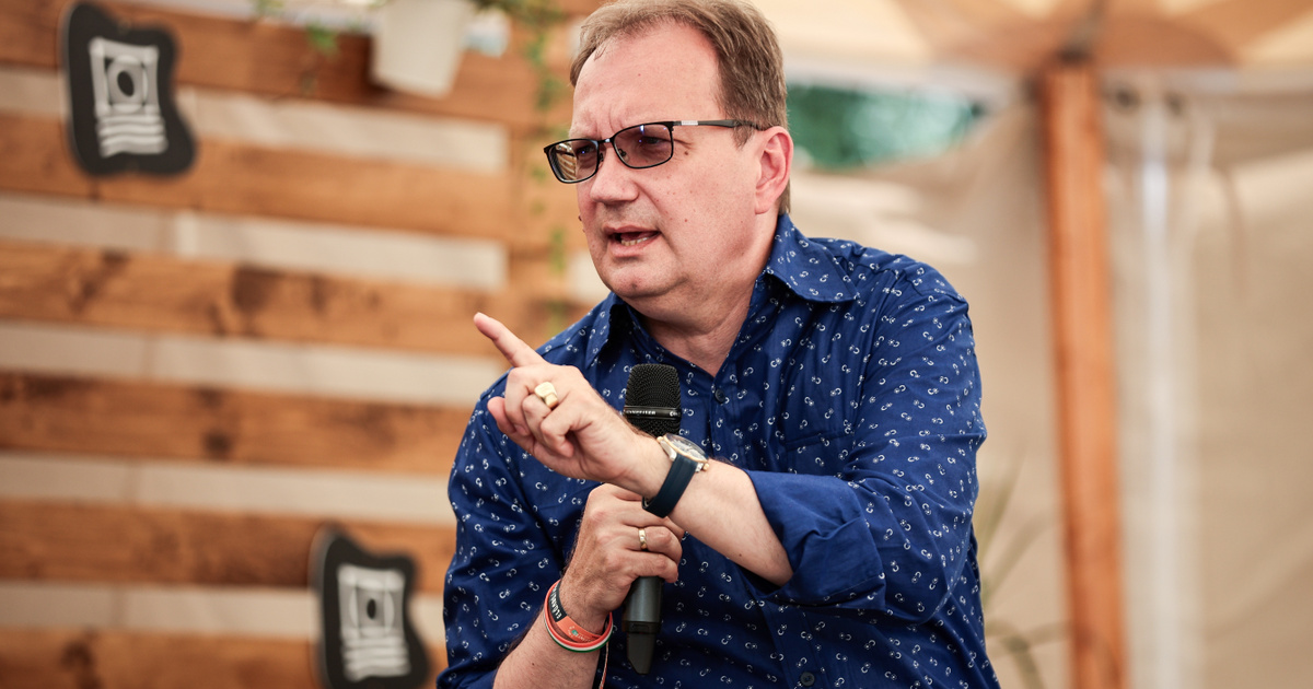 Hoppál Péter egyetlen mondattal szólt vissza Caramel f*szfejezésére