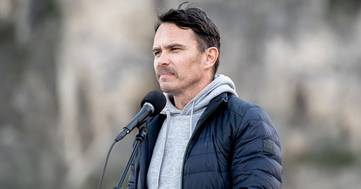 Orbánozni, Gyurcsányozni akart Lengyel Tamás a TEDx színpadán, aztán rászóltak a szervezők