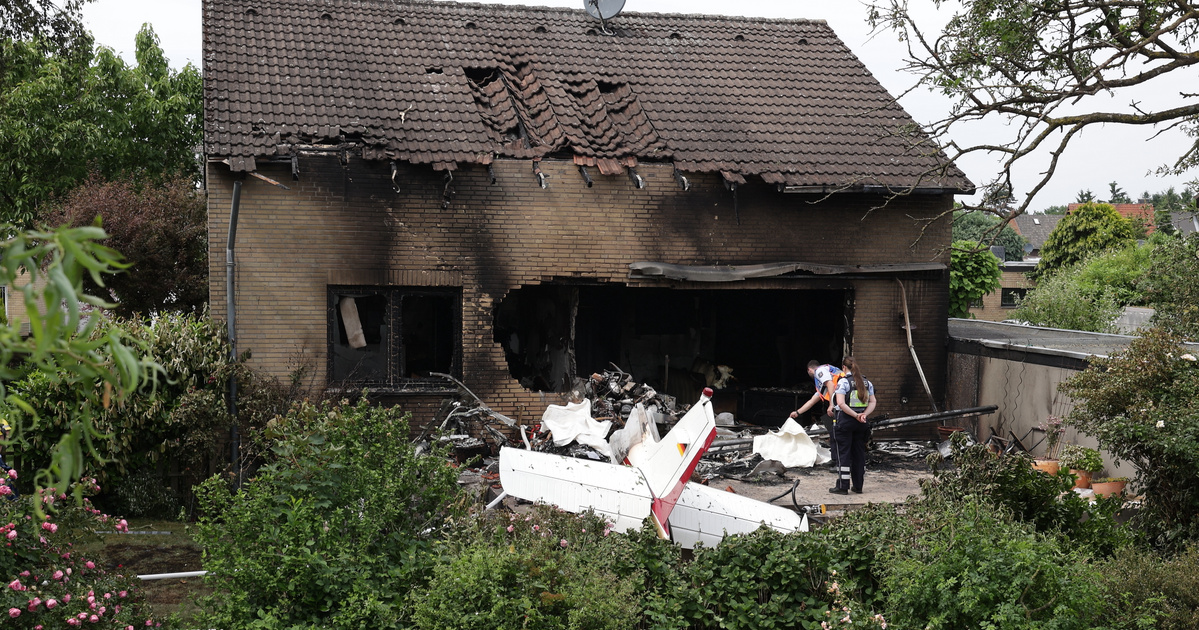 Kisrepülő csapódott egy családi házba: ketten is életüket vesztették