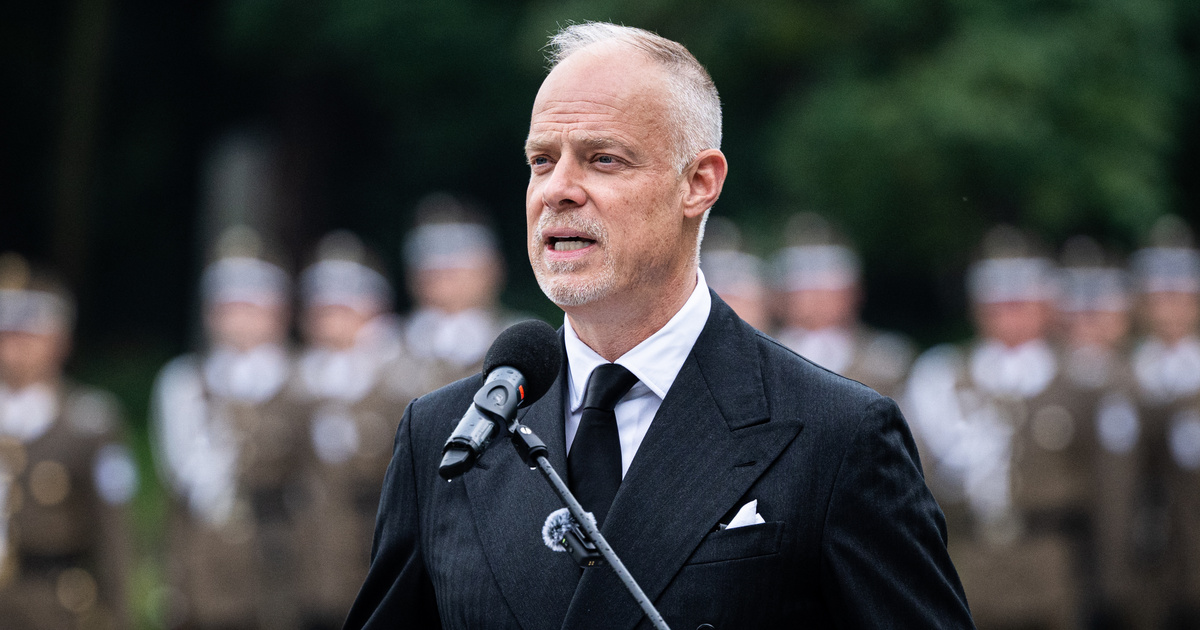 Döntött a kormány, hathavi illetmény jár a rendőröknek és a katonáknak jövő év elején