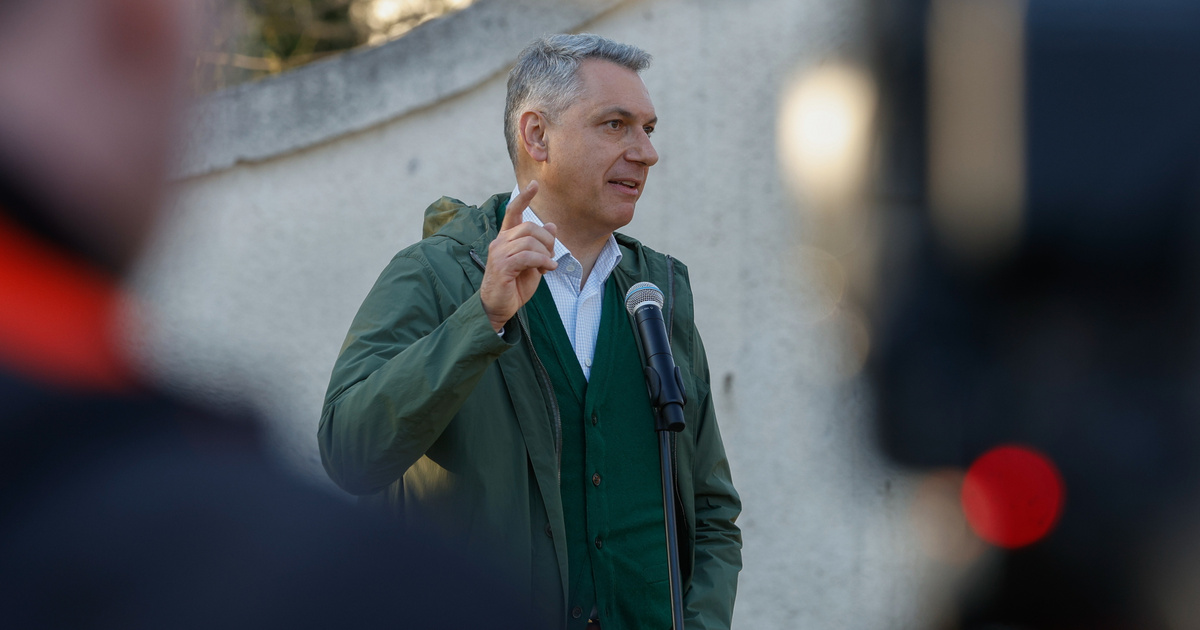 Még el sem kezdődött a Lázárinfó, de máris egymásnak esett Lázár János és Szabó Bálint