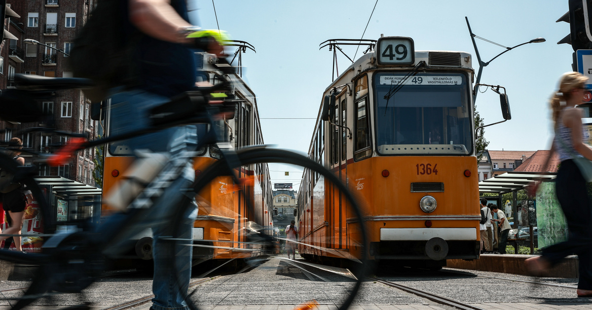 Szombattól korlátozzák a villamos- és az autós forgalmat az Astoriánál