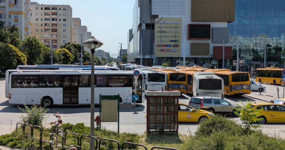Klímás buszok és politikai adok-kapok: így próbálta menteni a MÁV a balatoni fővonal káoszát