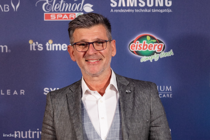 Ismét apa lesz az 55 éves Kárász Róbert, kiderült, milyen nemű babát vár felesége