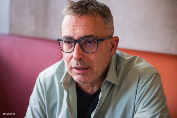 Sváby András elárulta, kifejezetten irritálja a felesleges fényűzés