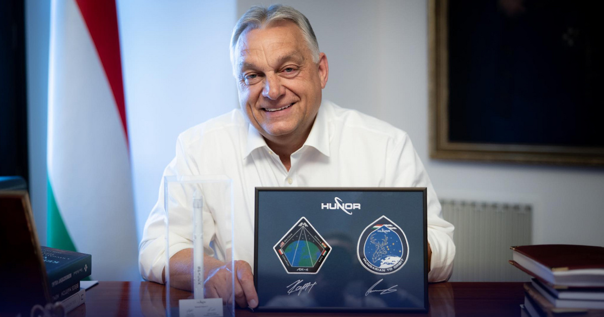 Orbán Viktor ajándékot kapott az űrből