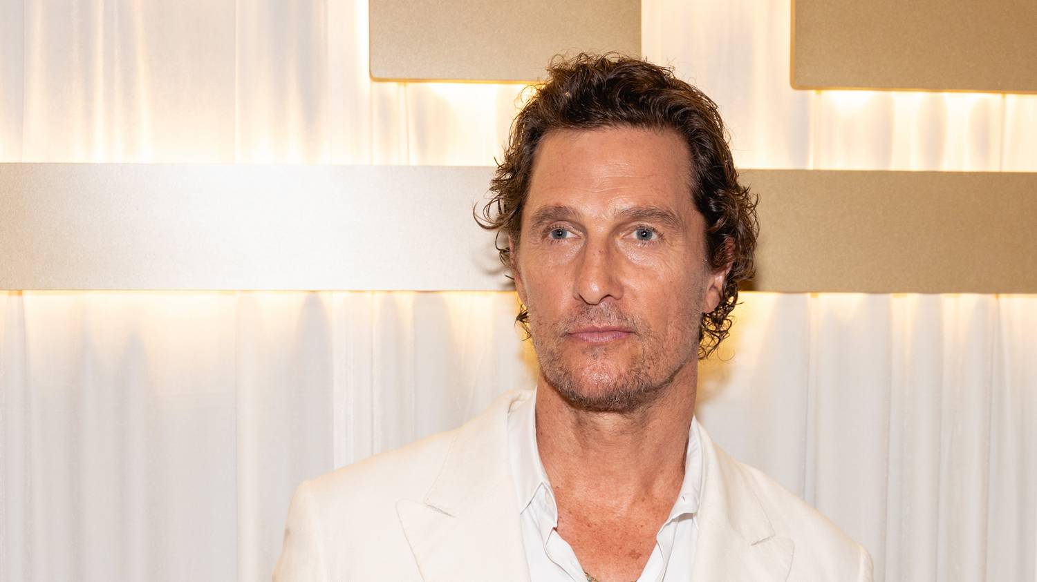Matthew McConaughey fia kiköpött apja: így néz ki most a 16 éves modell Levi