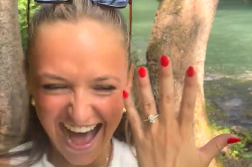 Bejárta a TikTokot a lánykérős videó, de nem az ifjú pár, hanem kutyájuk miatt