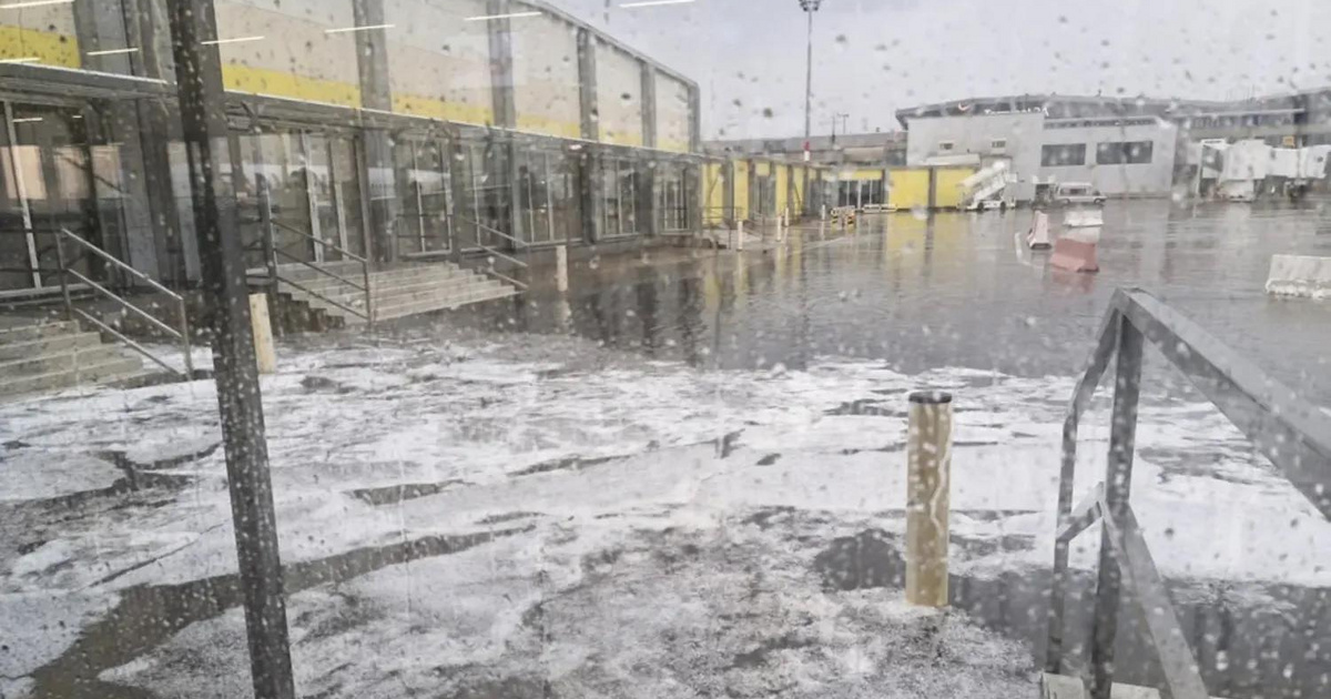 Kőkemény üzenetet kapott Magyar Péter a reptérvezértől, ezért kellett a lezárás mellett dönteni