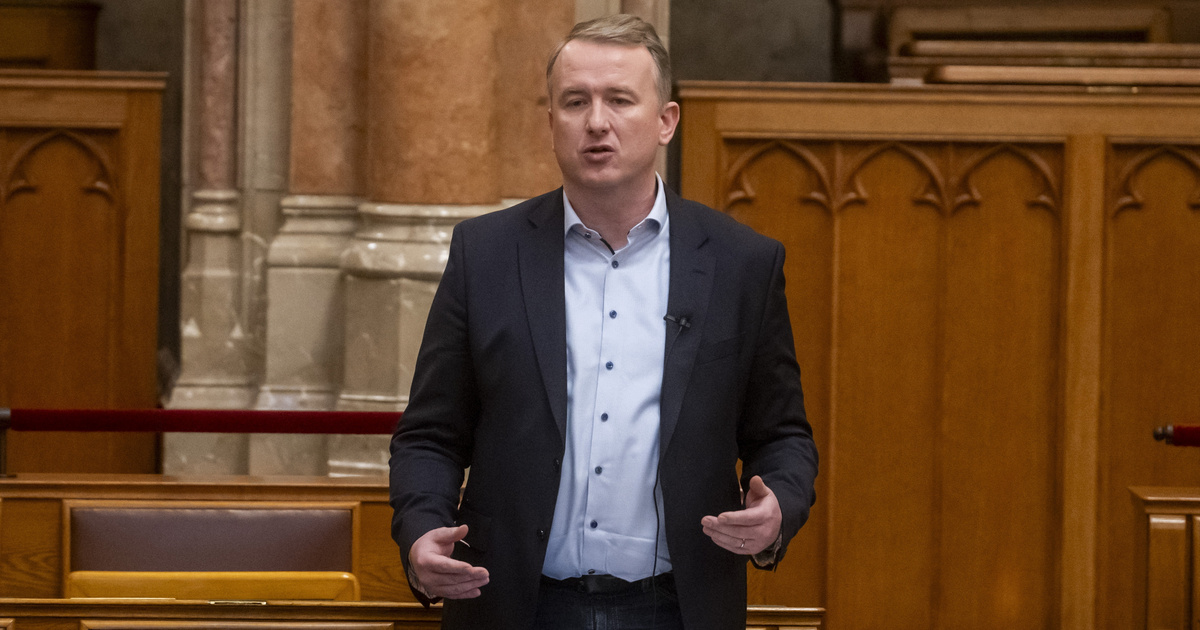 Brazíliában házasodott össze azonos nemű párjával a DK pártigazgatója