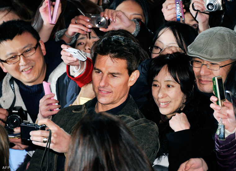 Tom Cruise Tokióban, a Misson Impossible - Fantom protokoll bemutatóján, 2011-ben