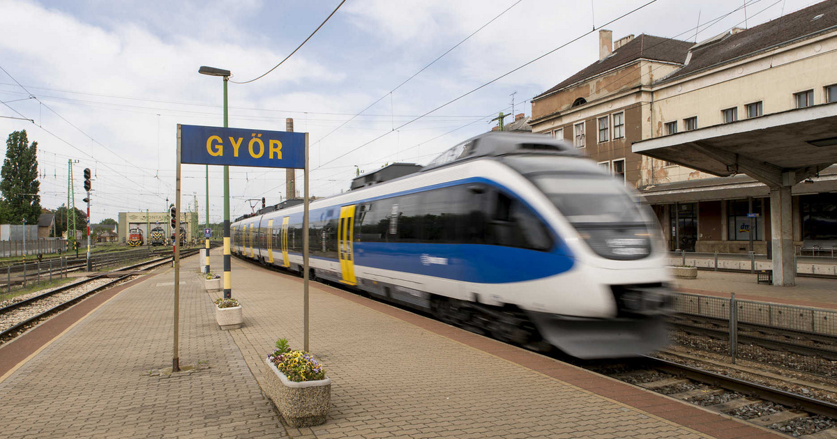 Felsővezeték-szakadás miatt 40 percces késésre kell számítani a győri fővonalon