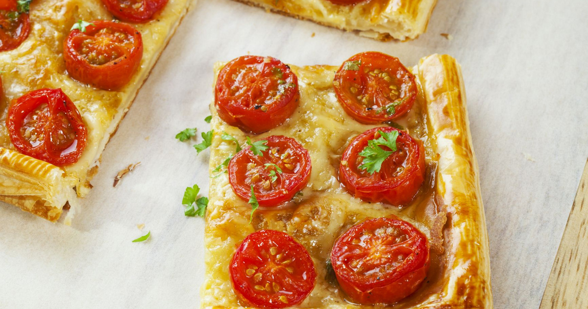 Villámgyors paradicsomos lepény leveles tésztából: könnyű vacsora