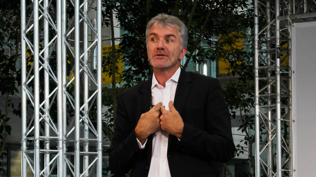Mark Adams vezeti az Opel Design Studiót