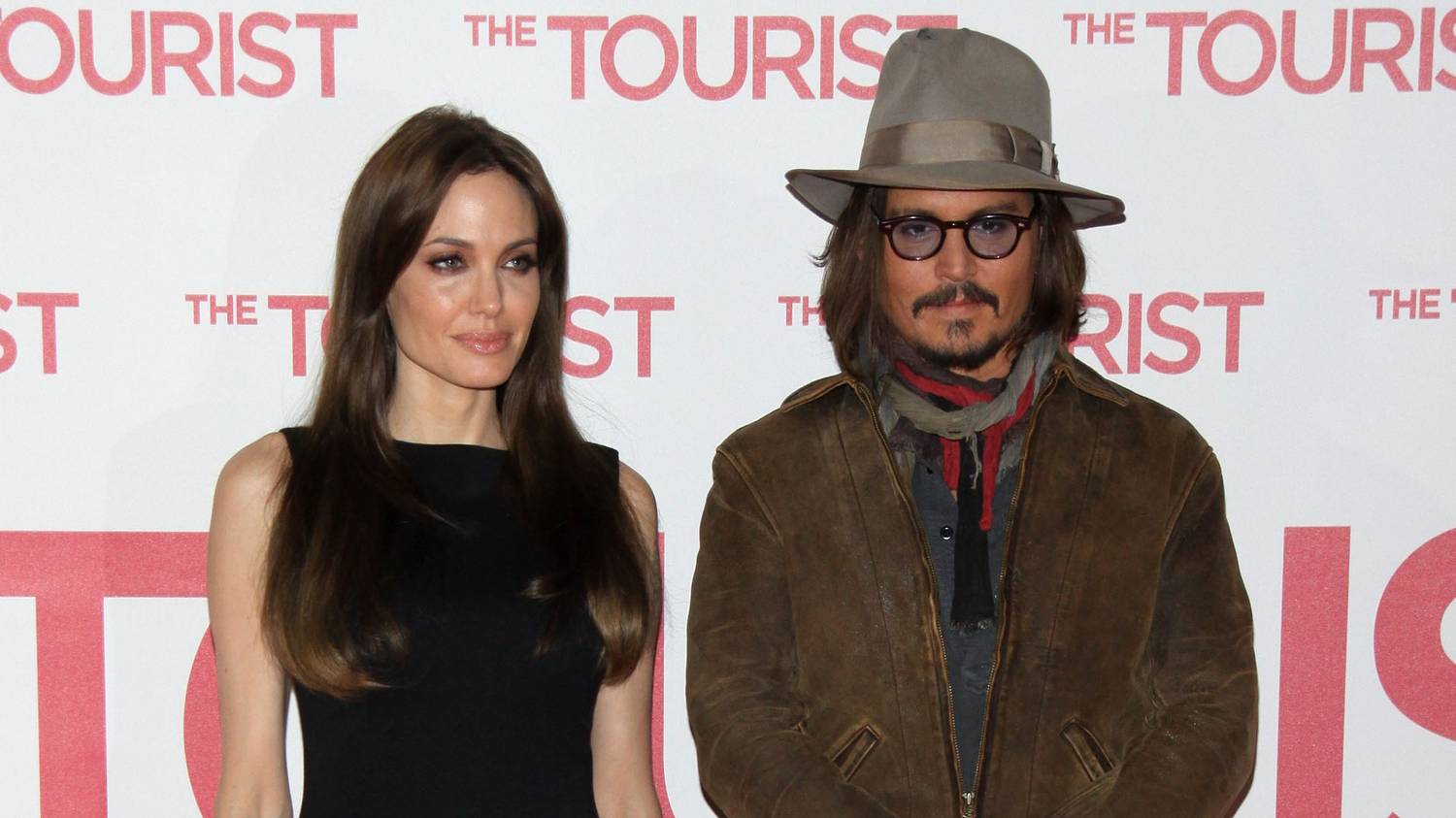 Hollywood legforróbb pletykája: Angelina Jolie és Johnny Depp titokban randiznak