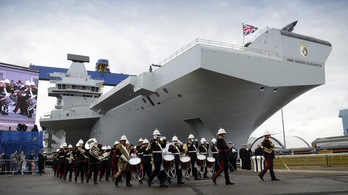 Felavatták a legnagyobb brit hadihajót